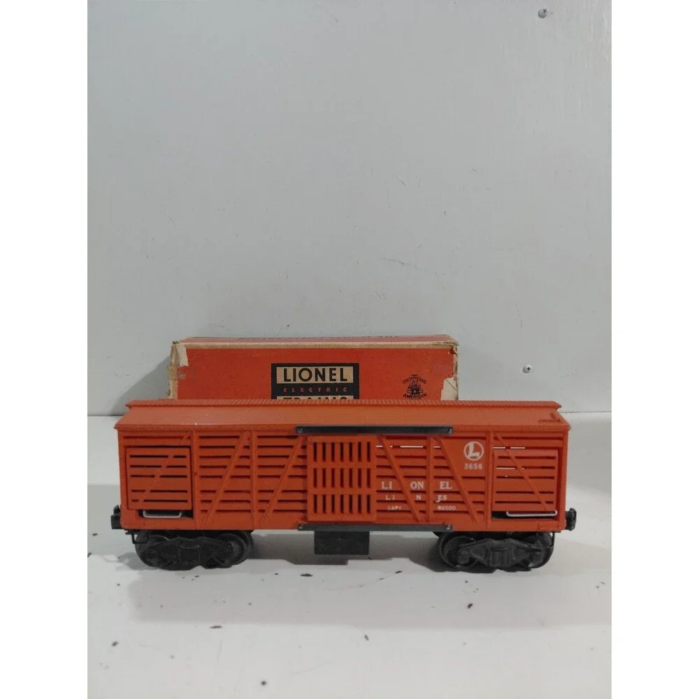 Lionel 3656 Train O Gauge Model Railroad Post War Stockyard  & Cattle Car w/Box